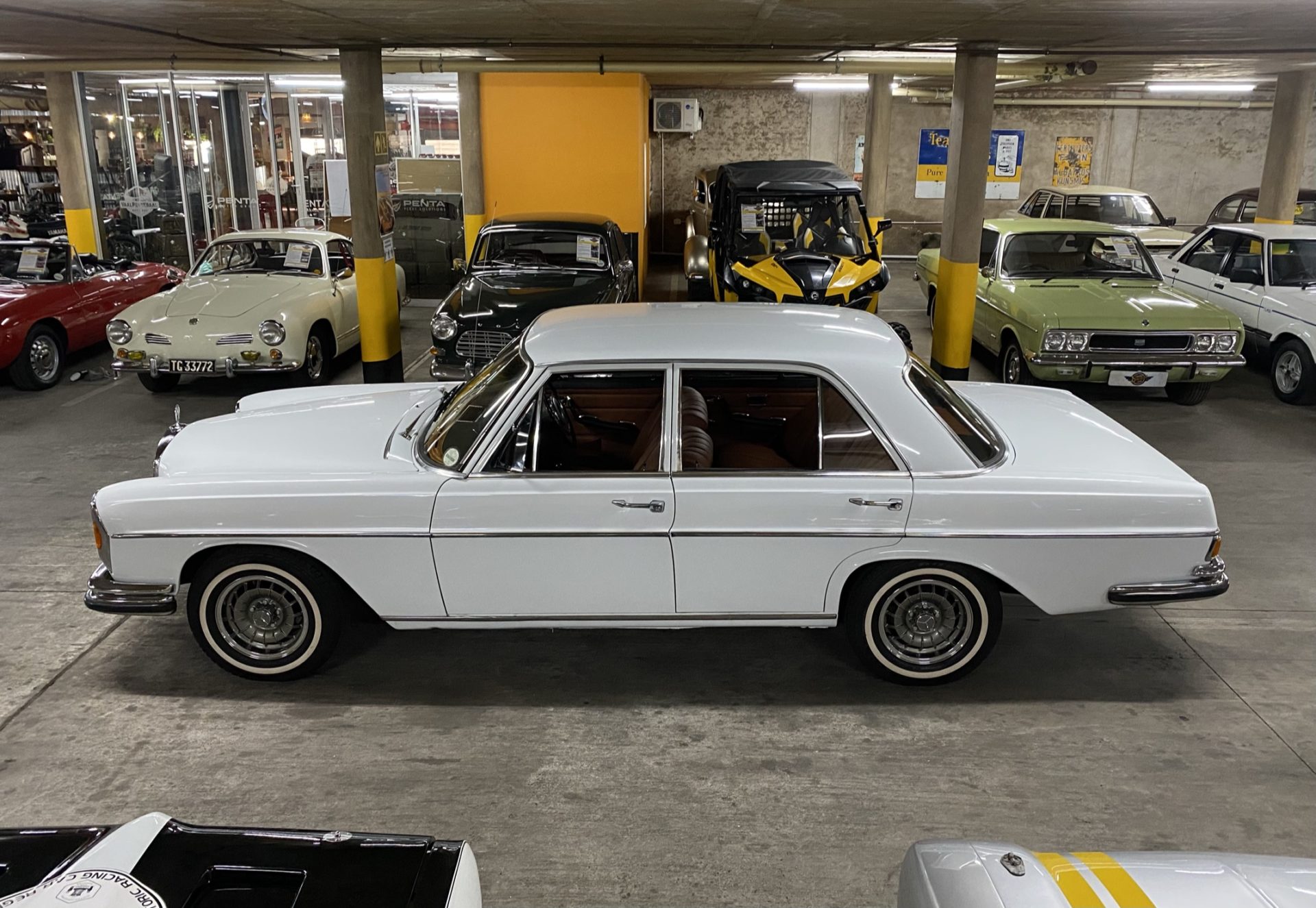 1969 Mercedes Benz 280S W108