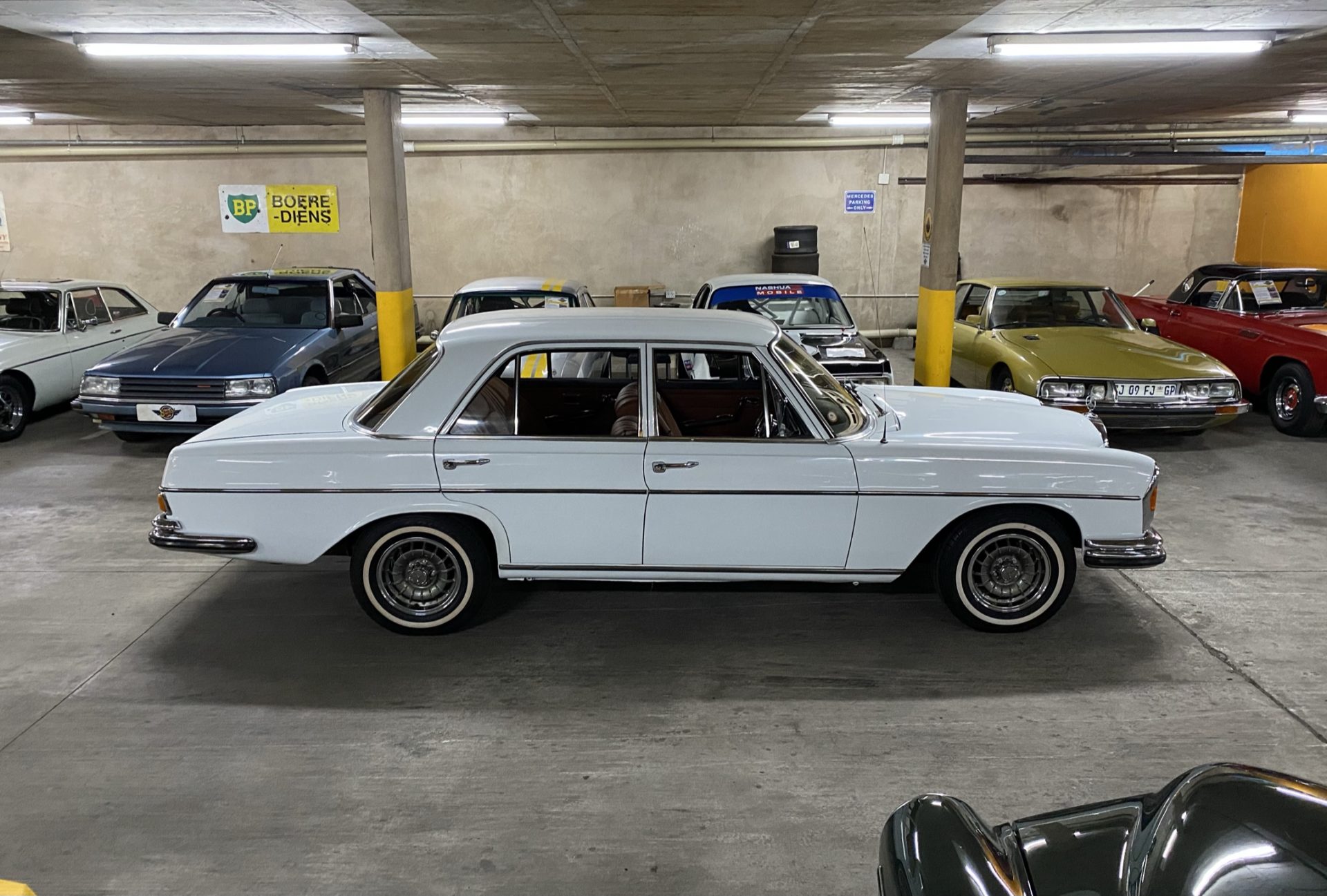 1969 Mercedes Benz 280S W108