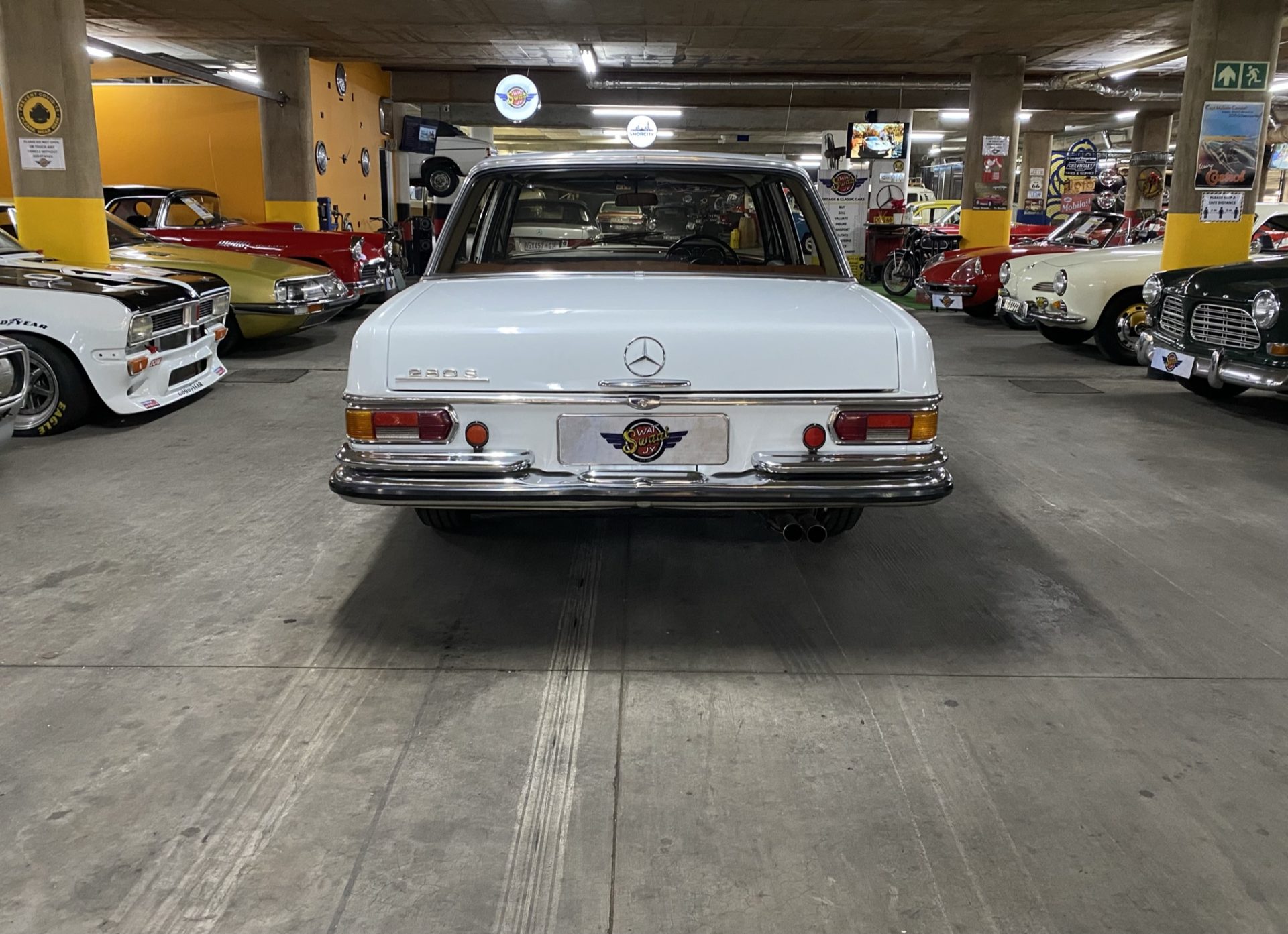 1969 Mercedes Benz 280S W108