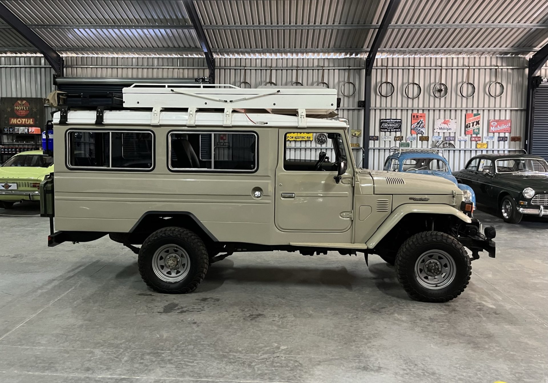 1981 Toyota Land Cruiser FJ45 “Troopy” V8