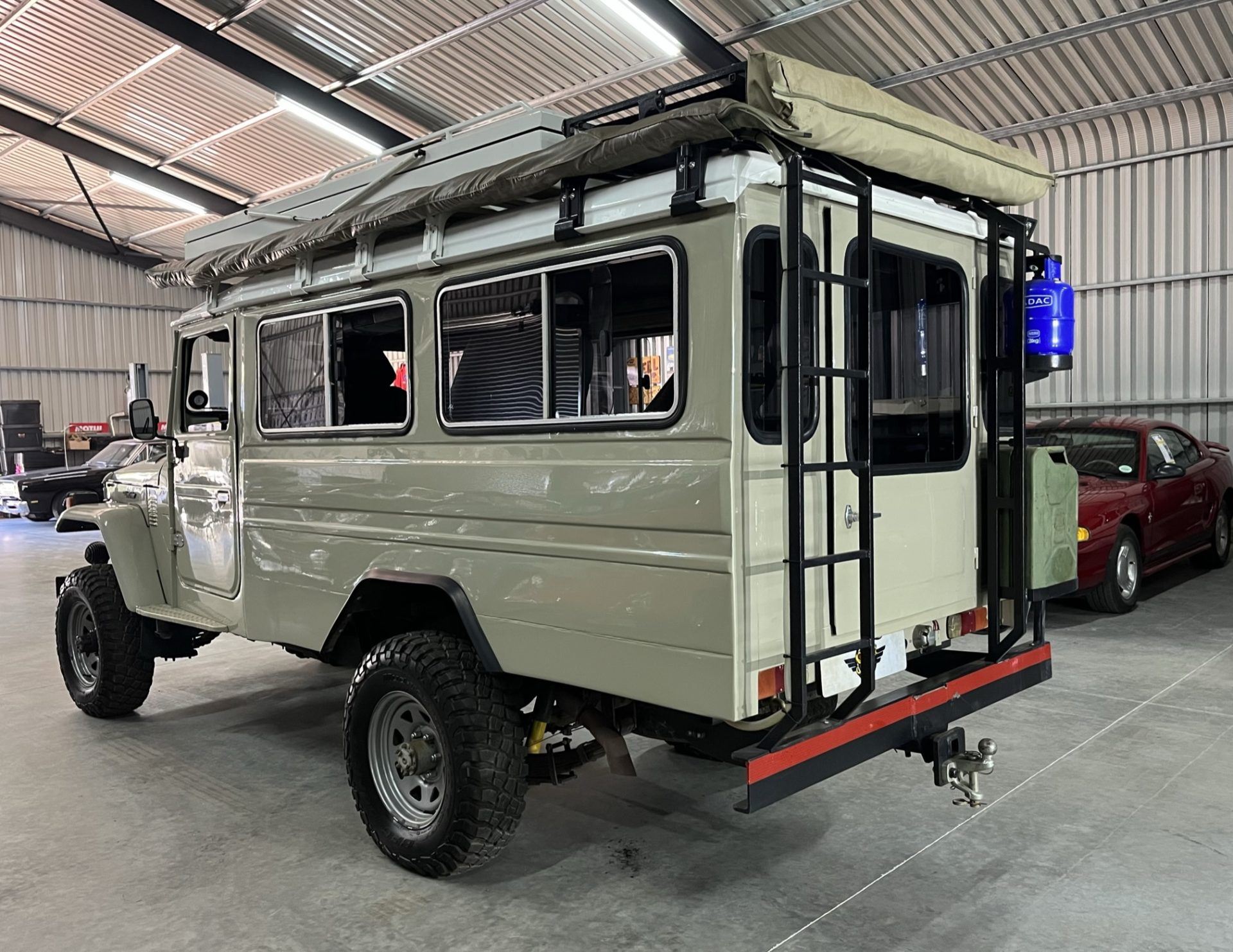 1981 Toyota Land Cruiser FJ45 “Troopy” V8