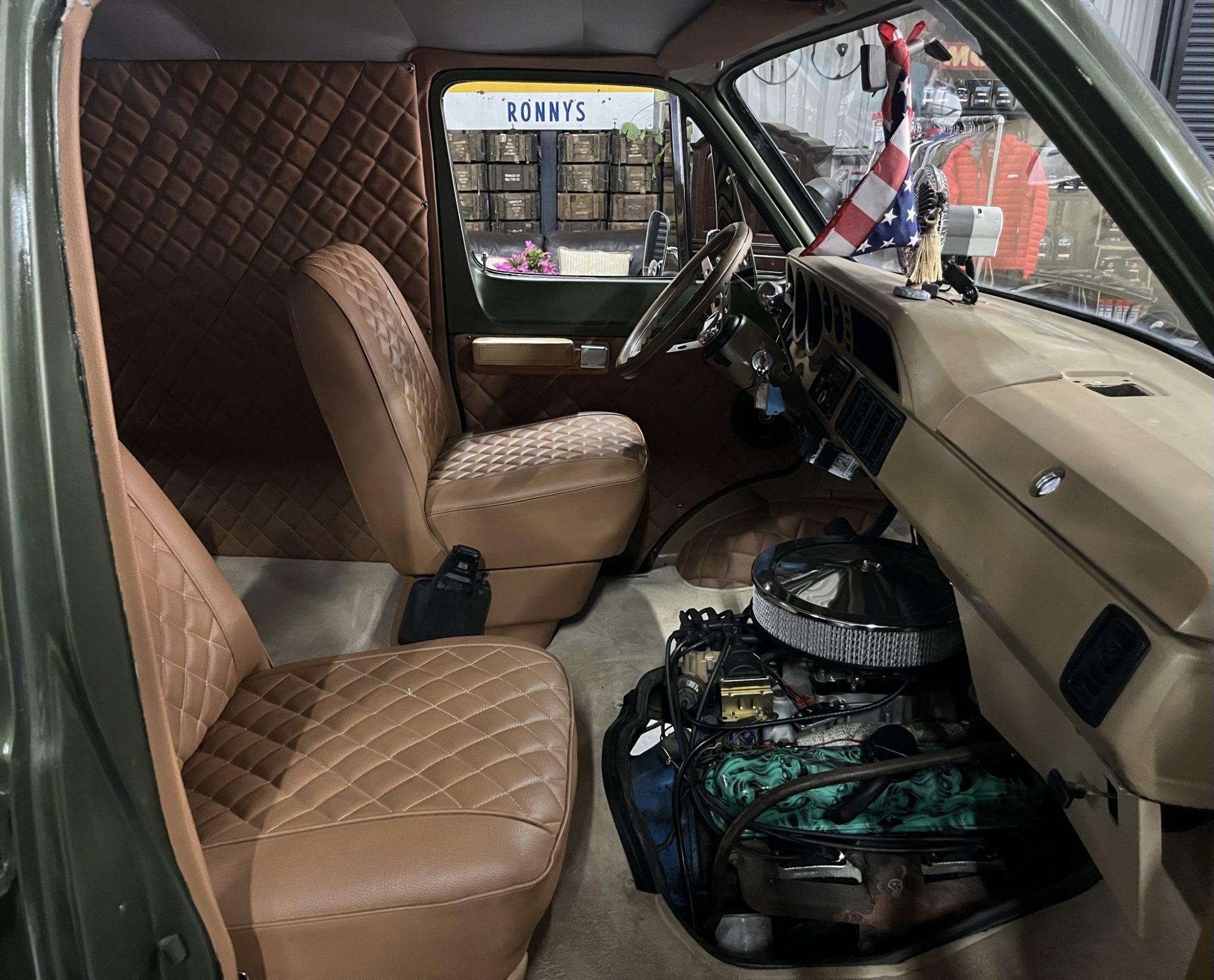 1979 Dodge B100 Scooby Van