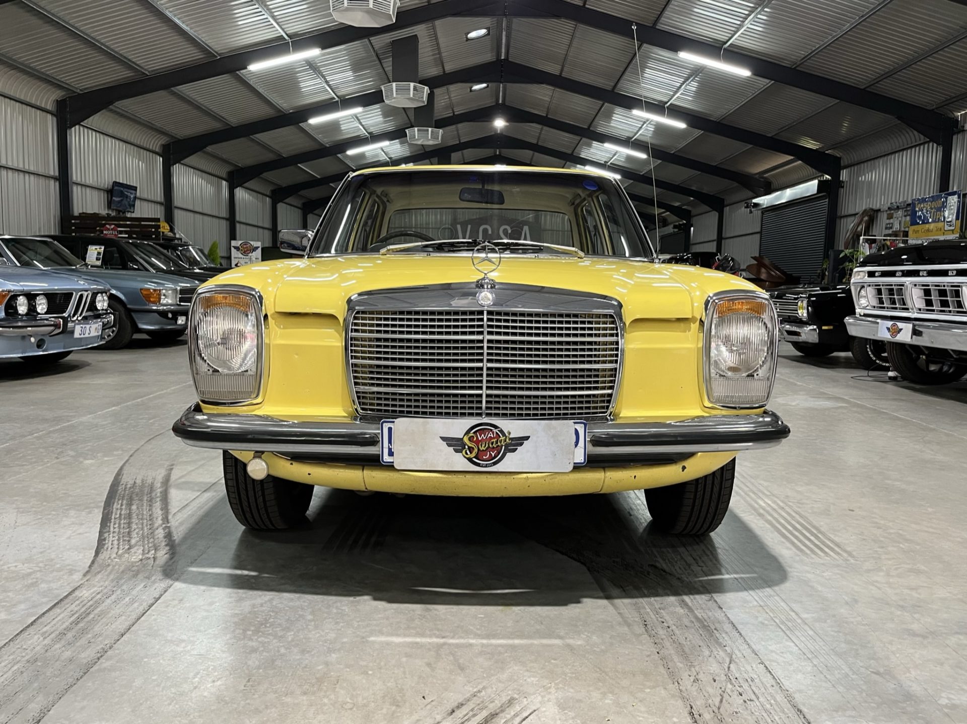 1975 Mercedes Benz 230.6 W114