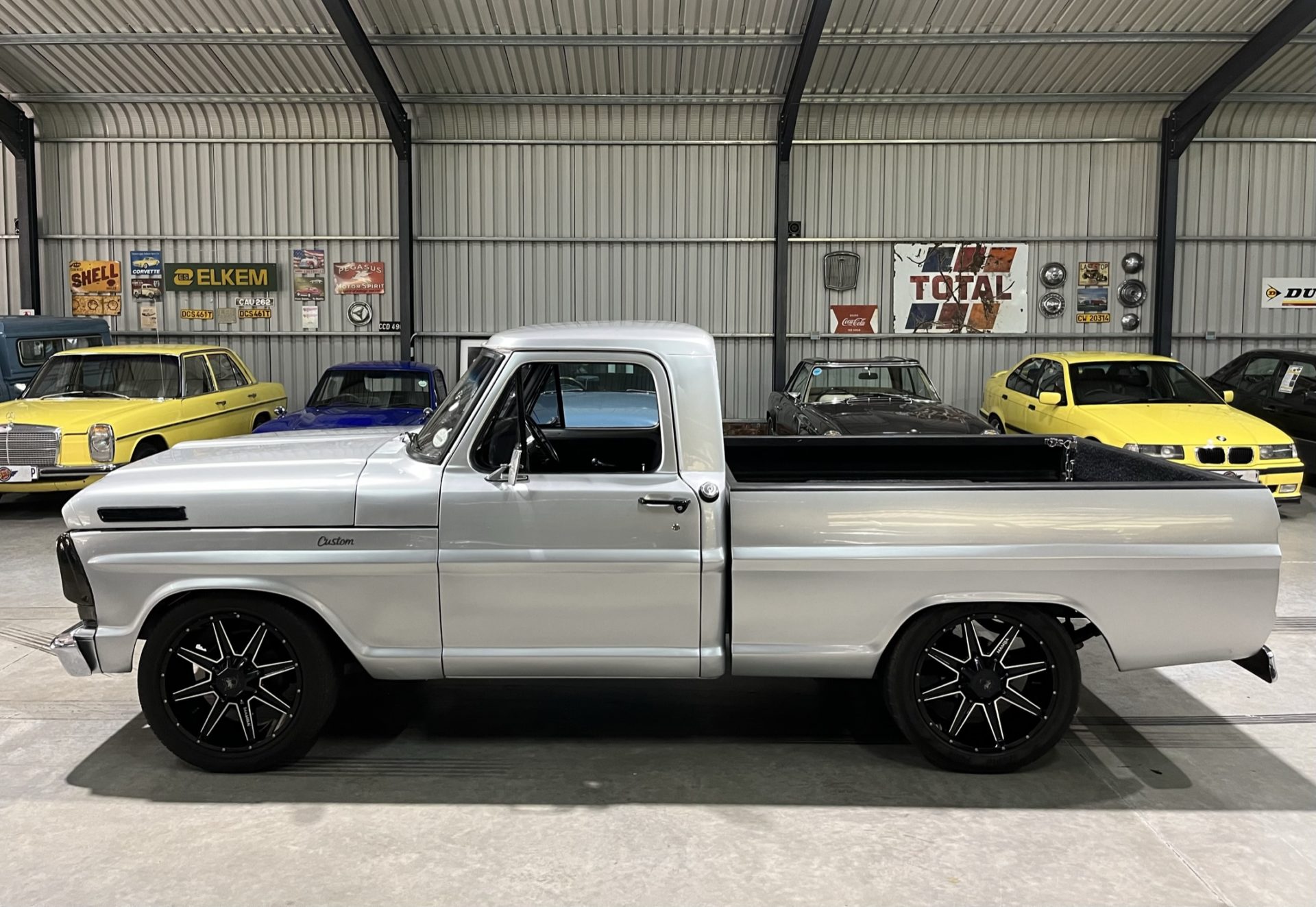 1968 Ford F100 Bumpside