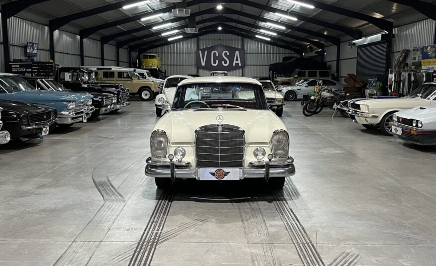 1966 Mercedes Benz 230S Automatic Fintail (W111)