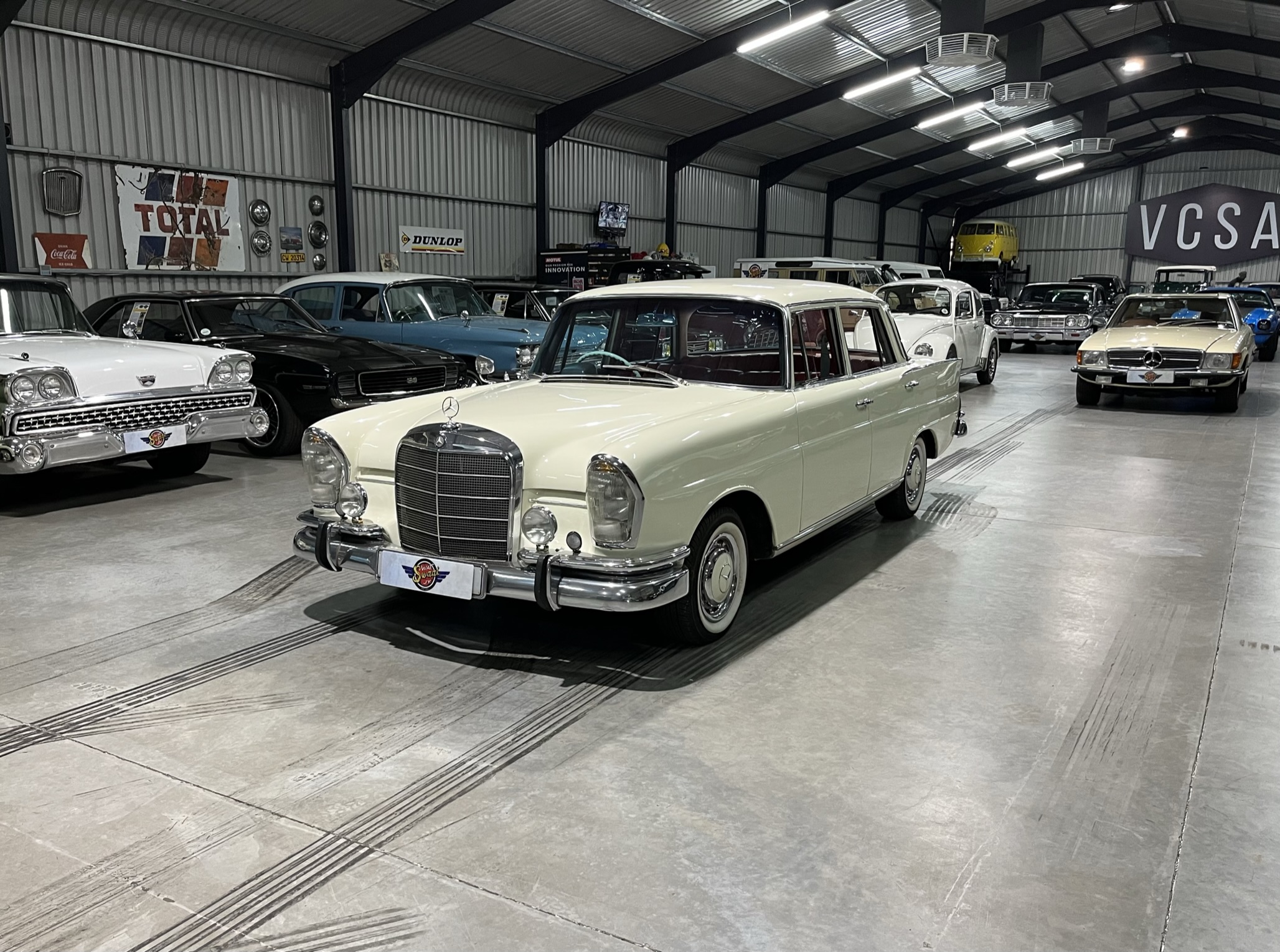 1966 Mercedes Benz 230S Automatic Fintail (W111)