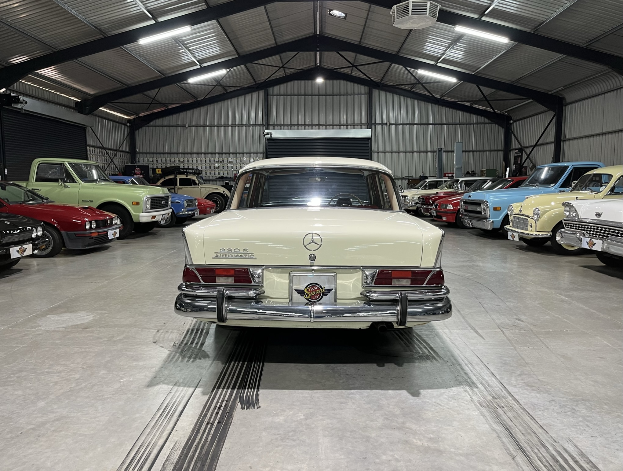 1966 Mercedes Benz 230S Automatic Fintail (W111)