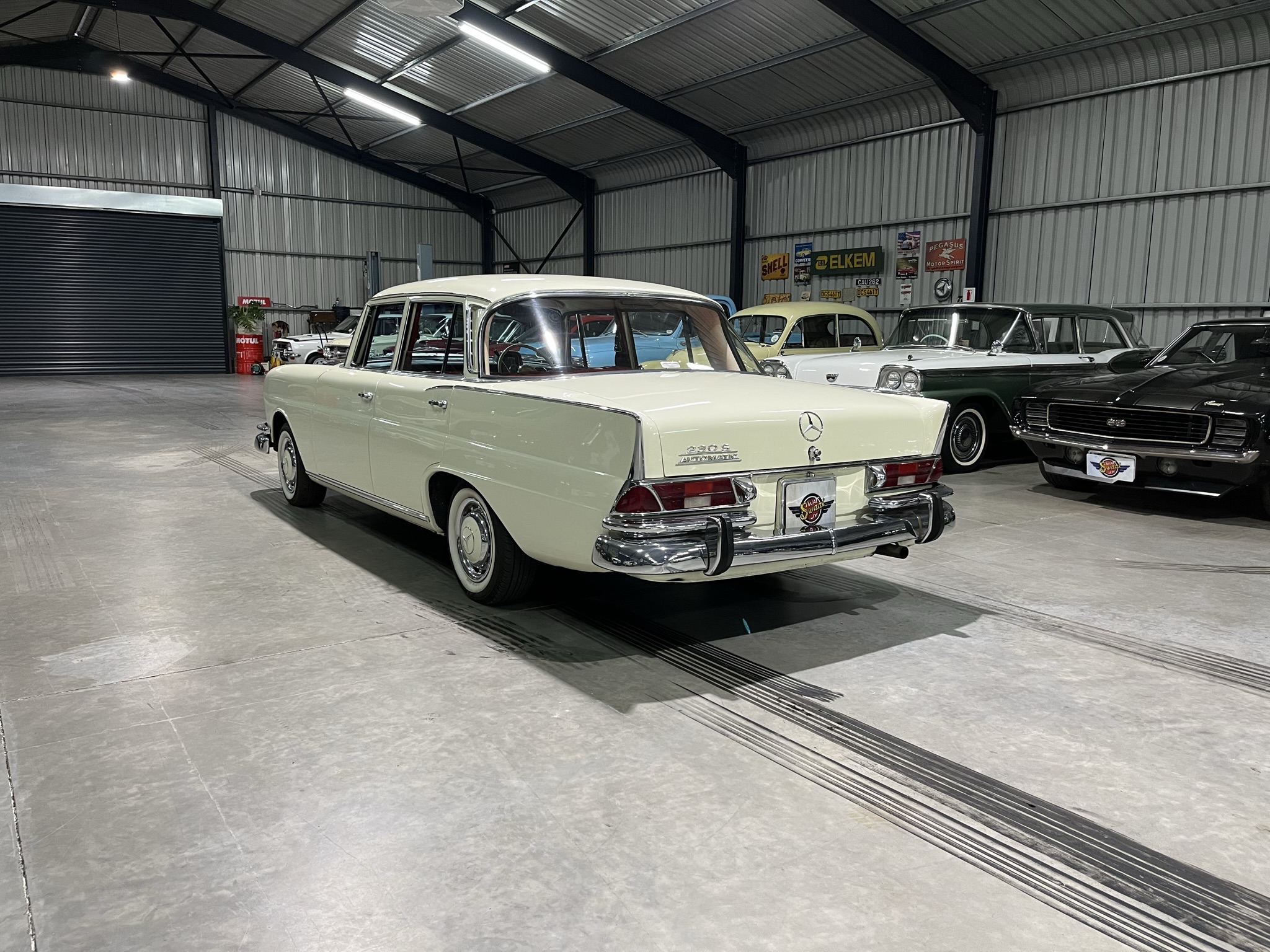 1966 Mercedes Benz 230S Automatic Fintail (W111)