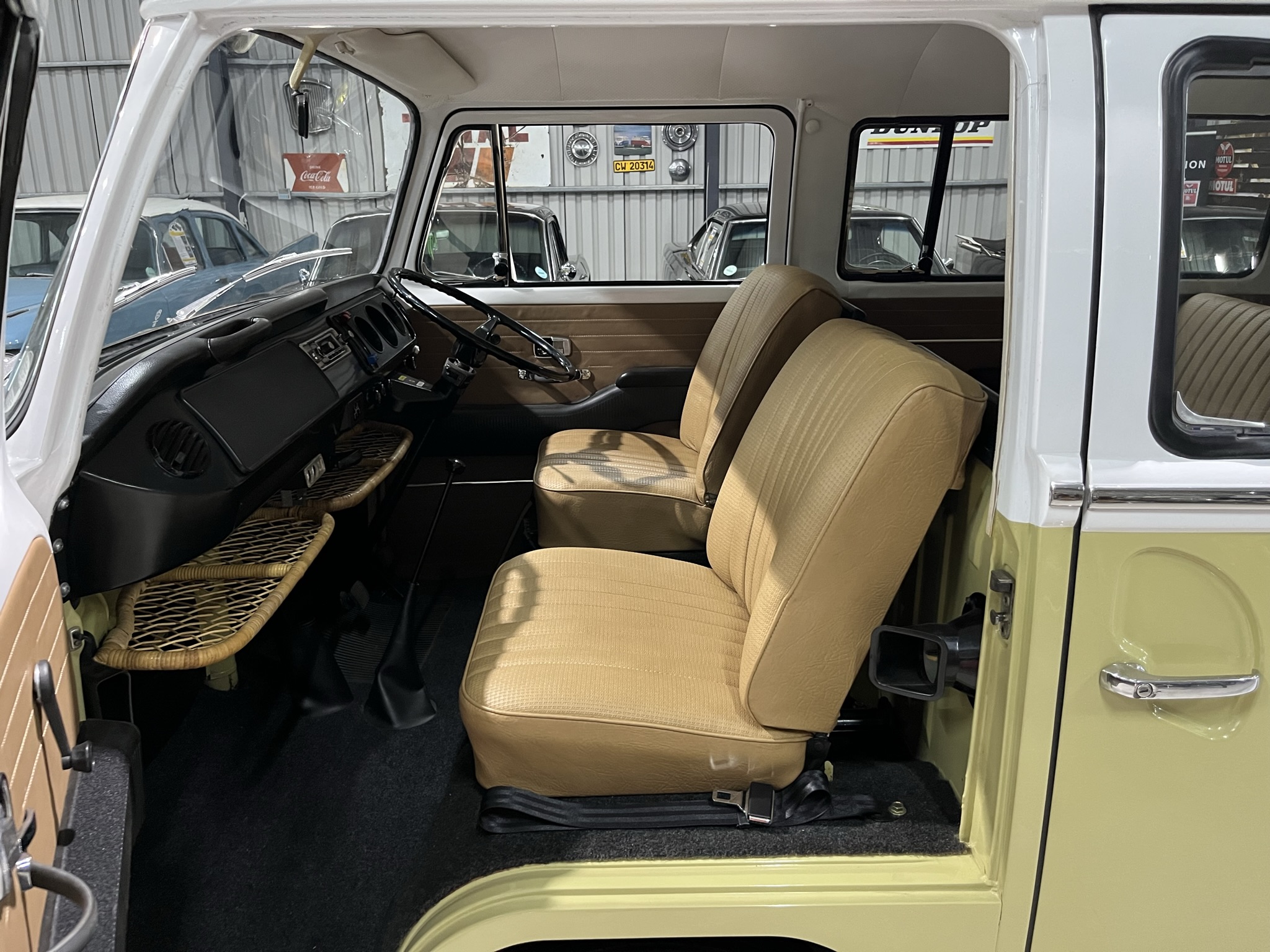 1971 Volkswagen Kombi Deluxe Lowlight
