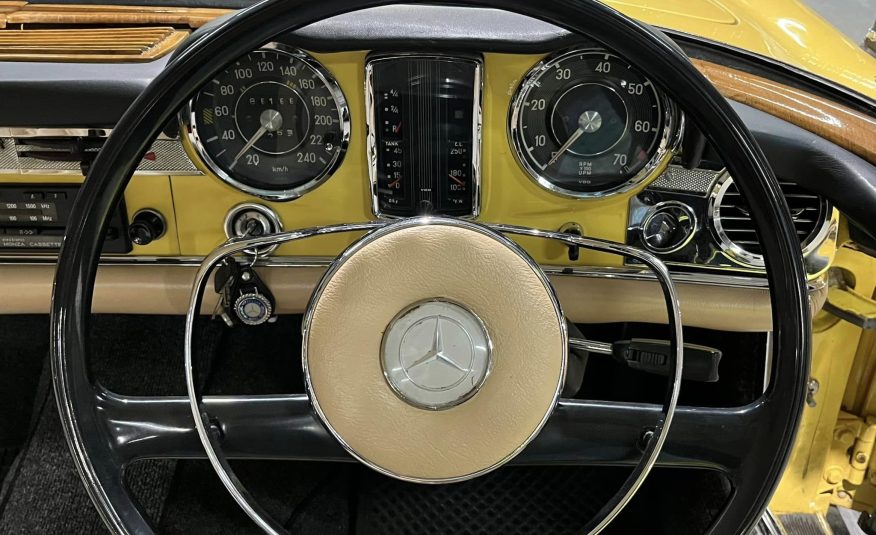 1966 Mercedes Benz 230SL Pagoda