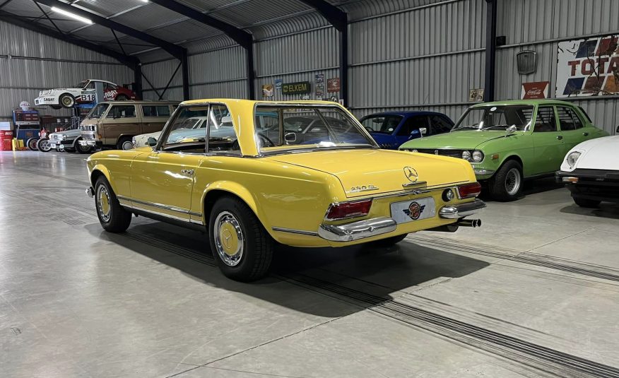 1966 Mercedes Benz 230SL Pagoda