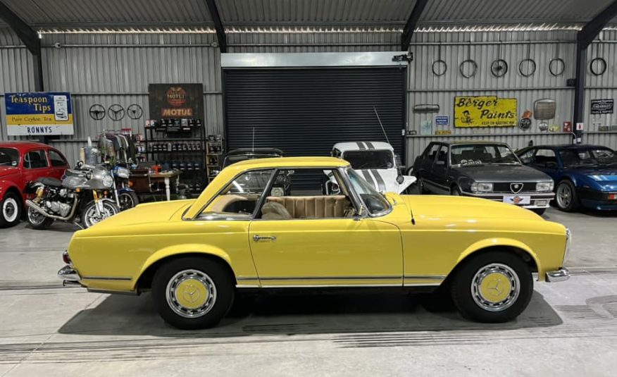 1966 Mercedes Benz 230SL Pagoda