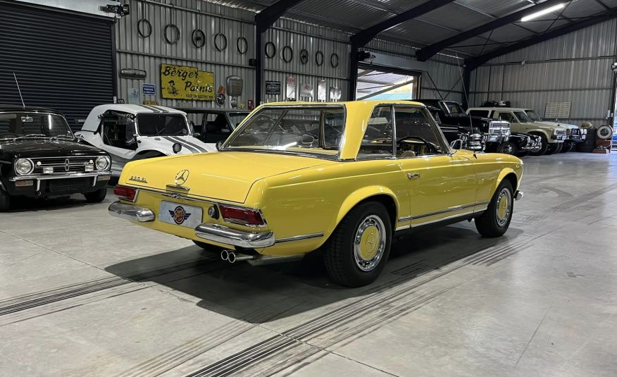 1966 Mercedes Benz 230SL Pagoda