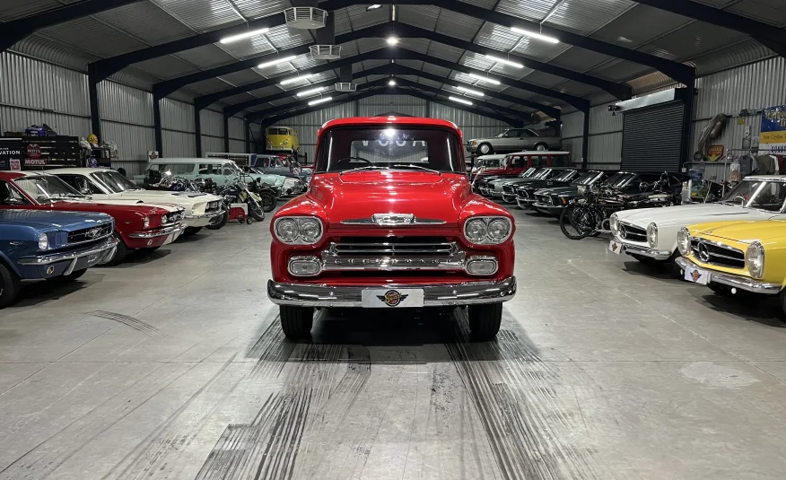 1958 Chevrolet Apache V8