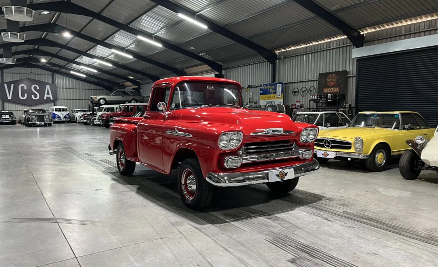 1958 Chevrolet Apache V8