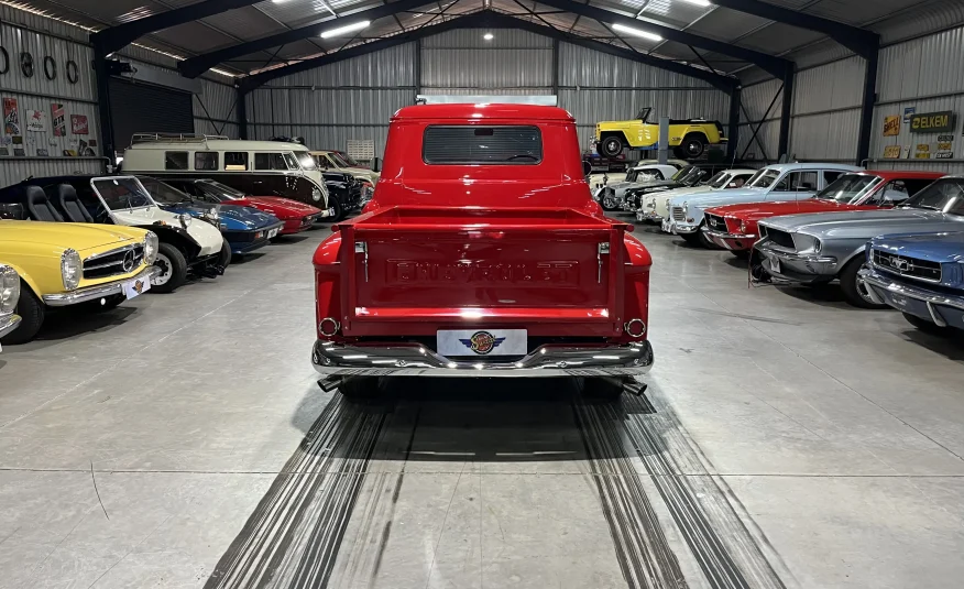 1958 Chevrolet Apache V8