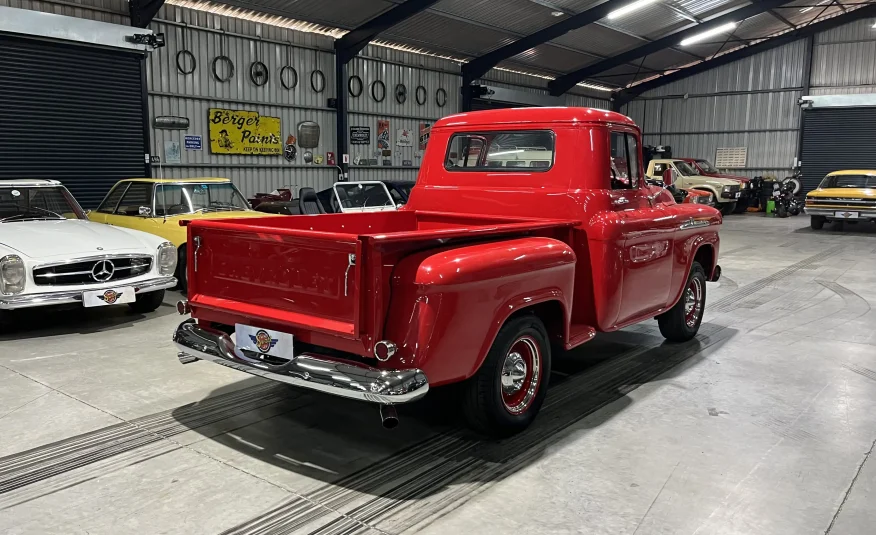 1958 Chevrolet Apache V8