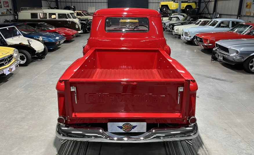 1958 Chevrolet Apache V8