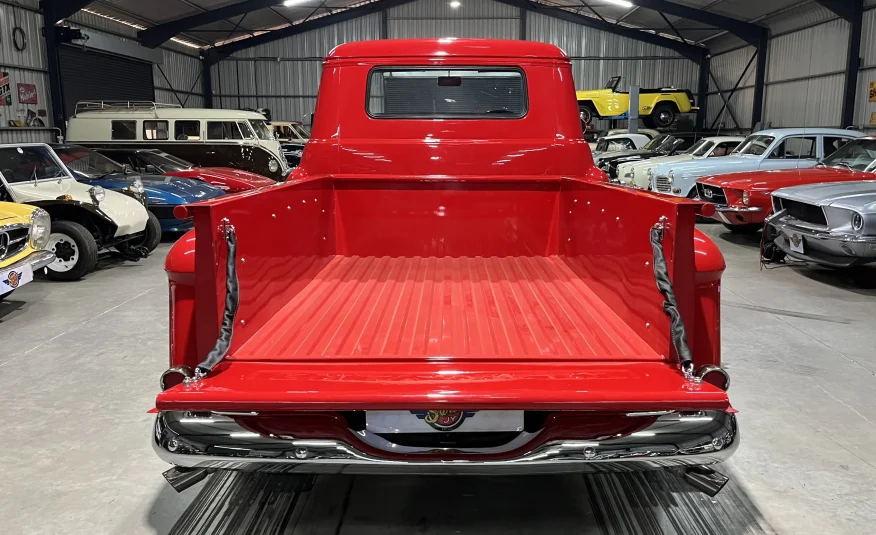 1958 Chevrolet Apache V8