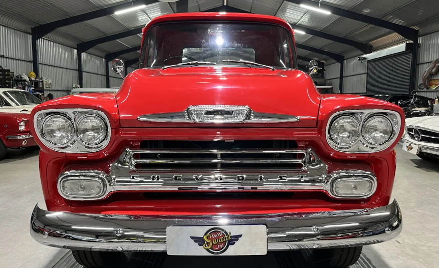 1958 Chevrolet Apache V8