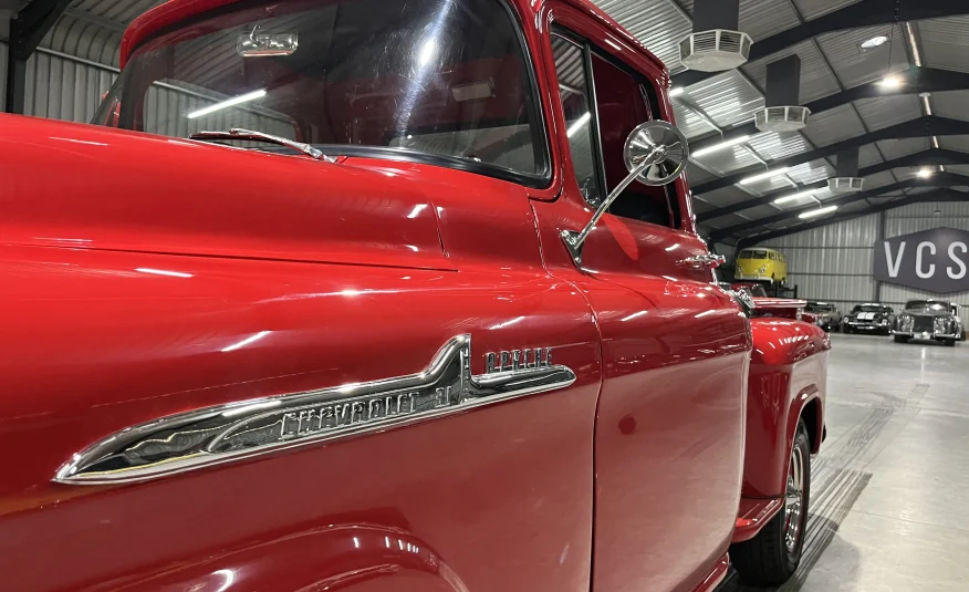 1958 Chevrolet Apache V8