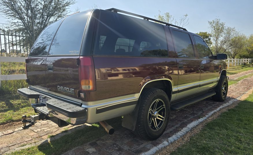 2000 Chevrolet Suburban K1500 LT 5.7L