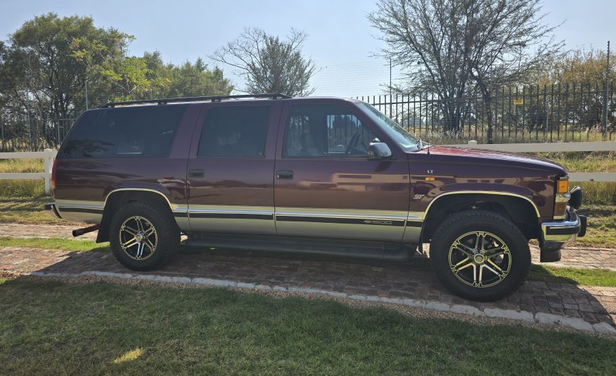 2000 Chevrolet Suburban K1500 LT 5.7L