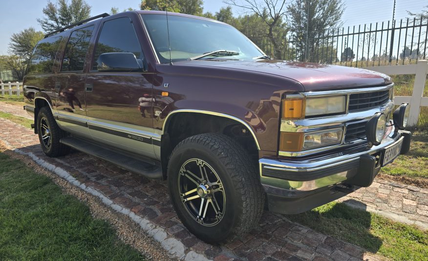 2000 Chevrolet Suburban K1500 LT 5.7L