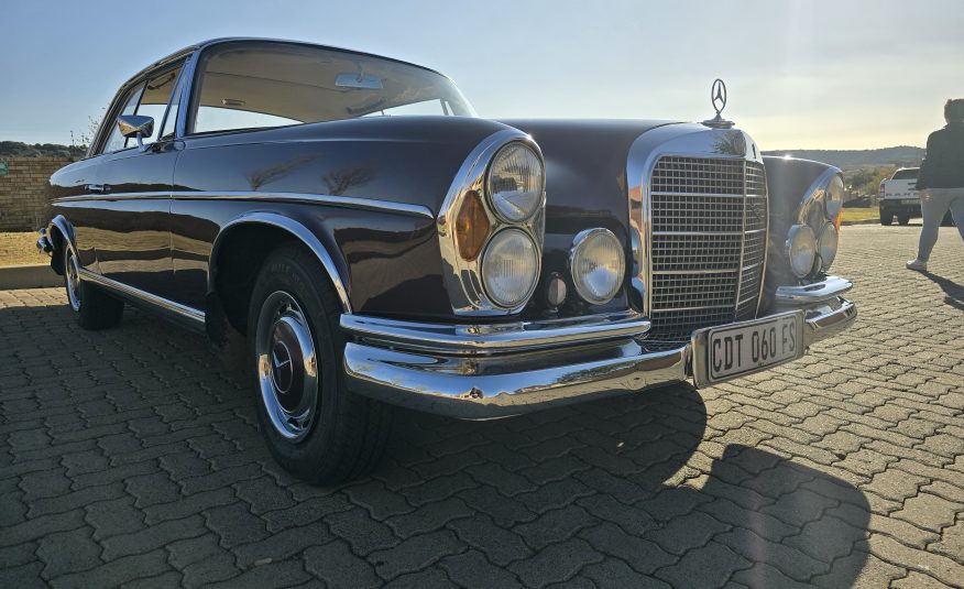 1963 Mercedes-Benz 300SE Coupe