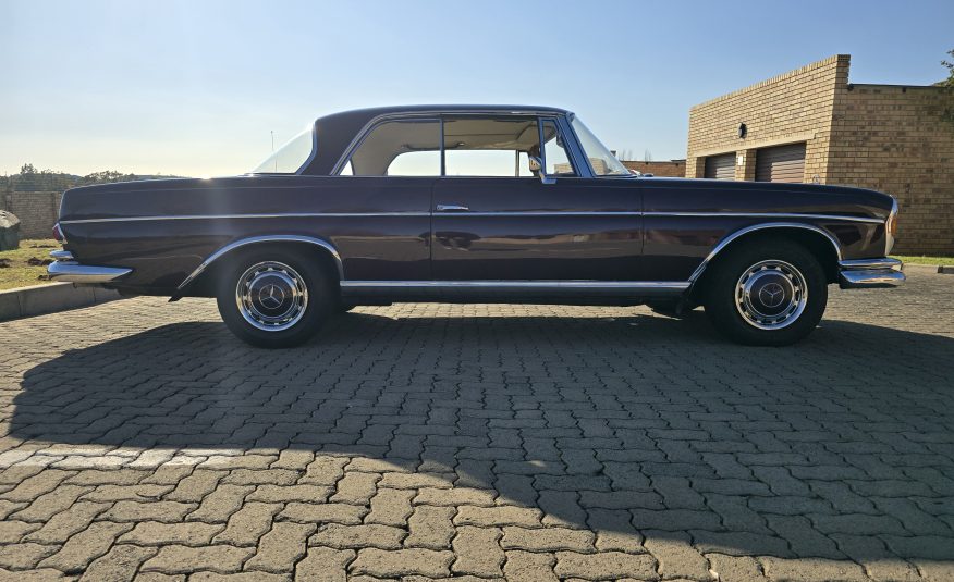 1963 Mercedes-Benz 300SE Coupe