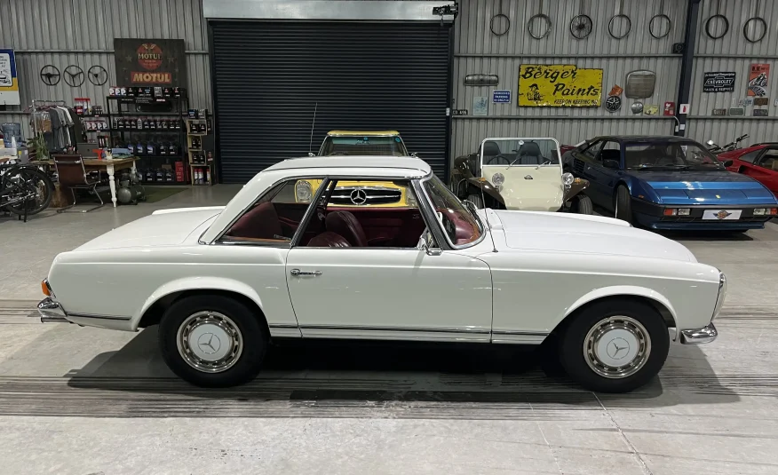 1971 Mercedes Benz Pagoda 280SL Manual (RHD)