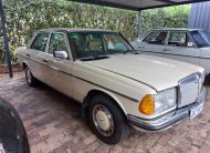 1982 Mercedes-Benz (W123) 230E