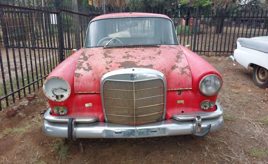 Mercedes-Benz Fintail Pickup project