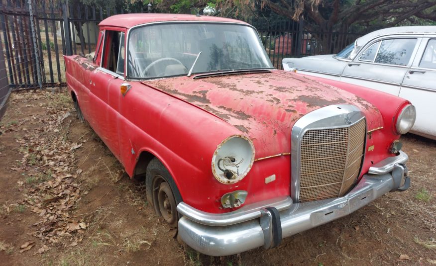 Mercedes-Benz Fintail Pickup project