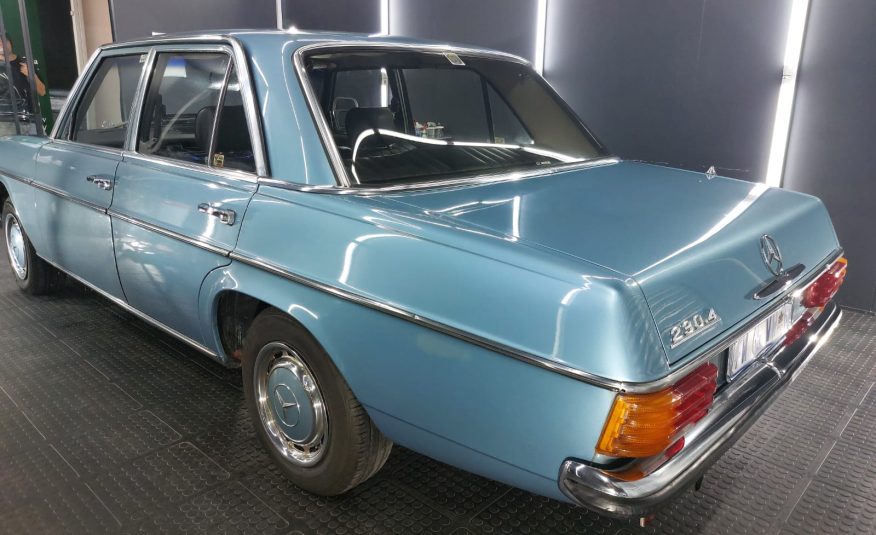 1976 Mercedes-Benz (W115) 230.4