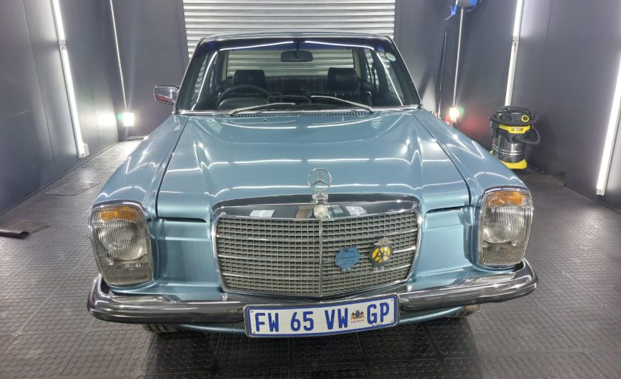 1976 Mercedes-Benz (W115) 230.4