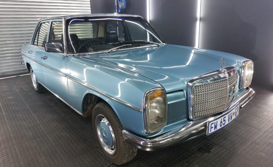 1976 Mercedes-Benz (W115) 230.4