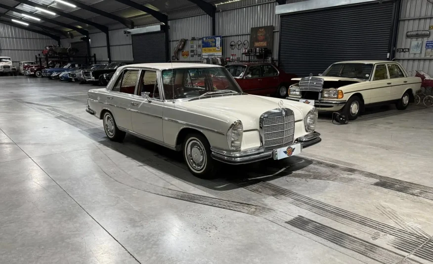 1968 Mercedes-Benz 280SE W108