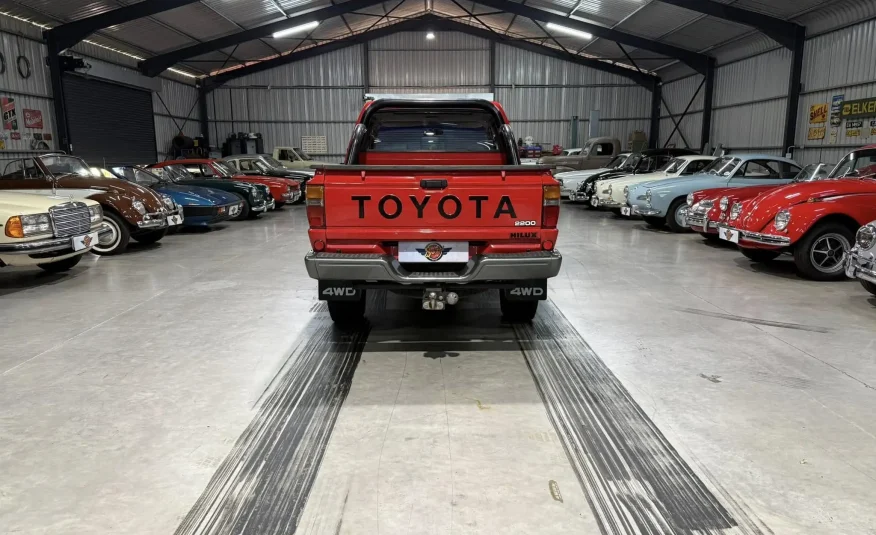 1989 Toyota Hilux 2.2L 4×4 Double Cab