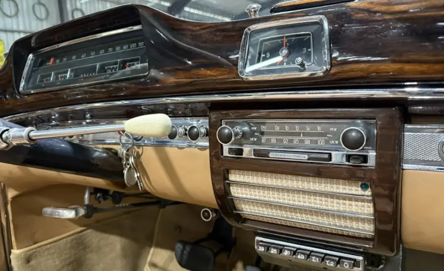 1958 Mercedes-Benz 220S Cabriolet