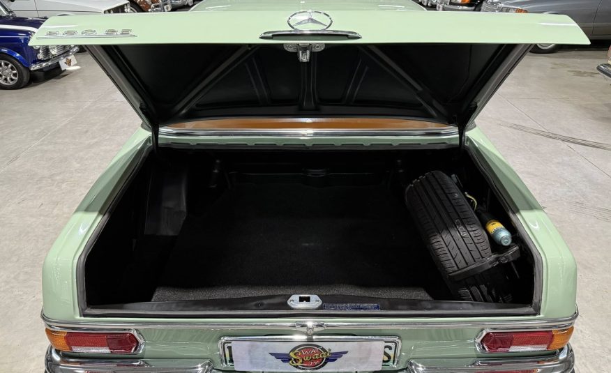 1970 Mercedes-Benz W108 280SE