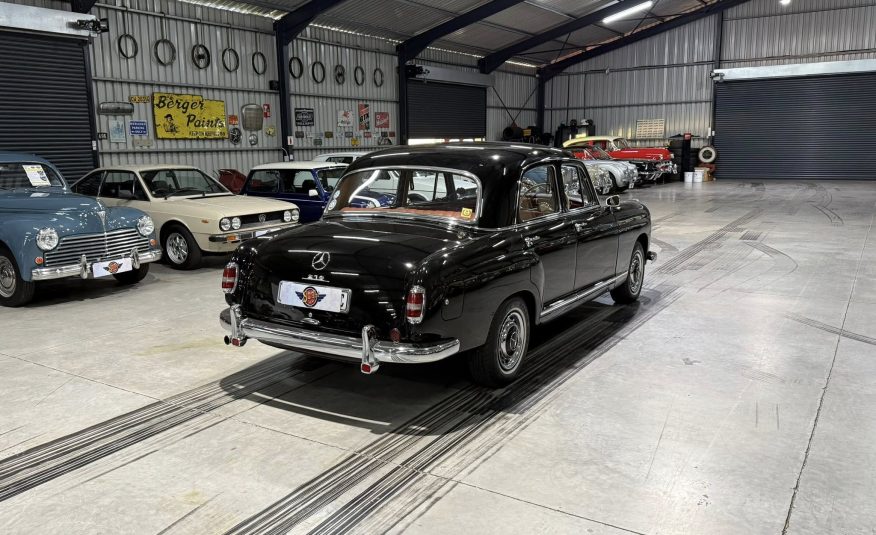 1958 Mercedes-Benz 219 Ponton