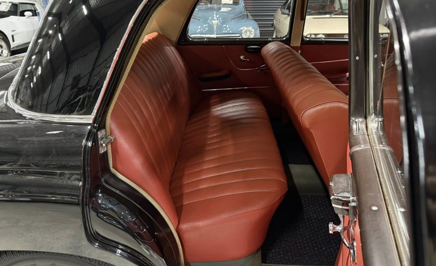 1958 Mercedes-Benz 219 Ponton