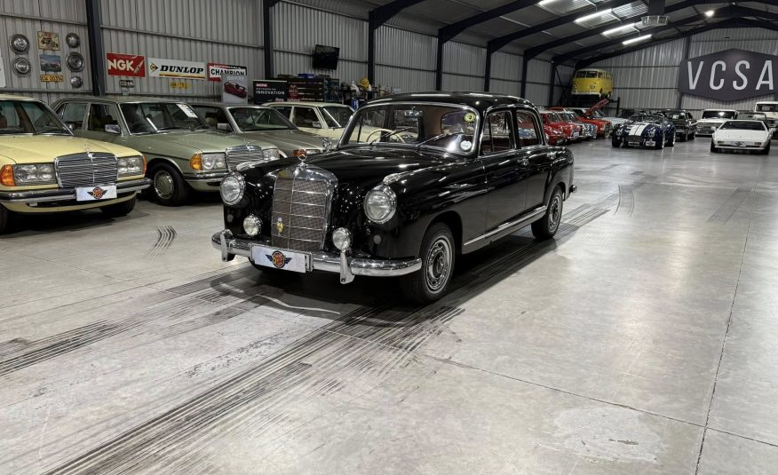 1958 Mercedes-Benz 219 Ponton