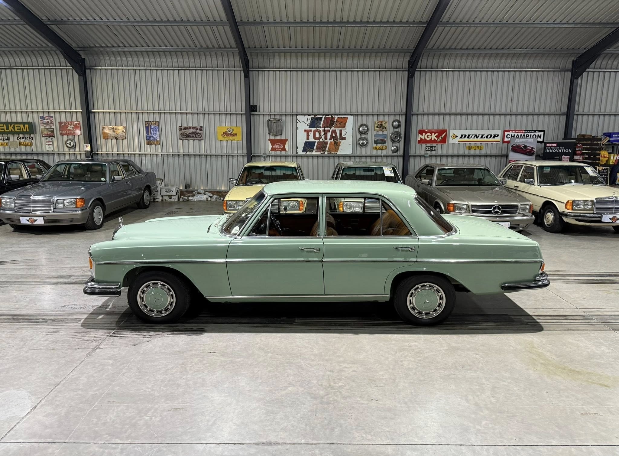 1970 Mercedes-Benz W108 280SE