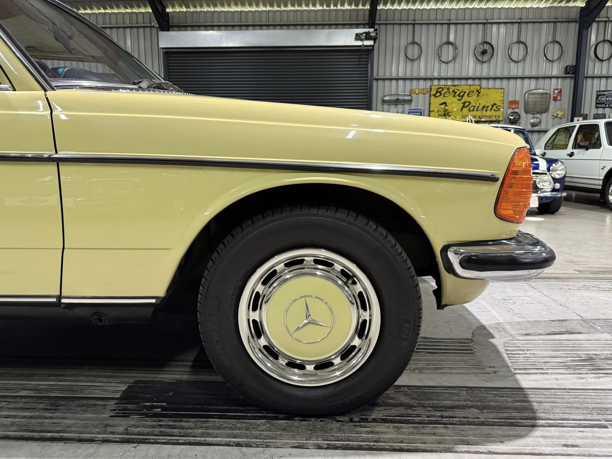 1980 Mercedes-Benz W123 280E