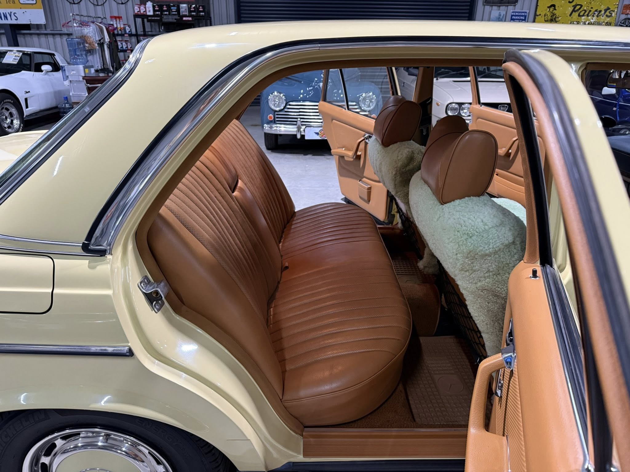 1980 Mercedes-Benz W123 280E