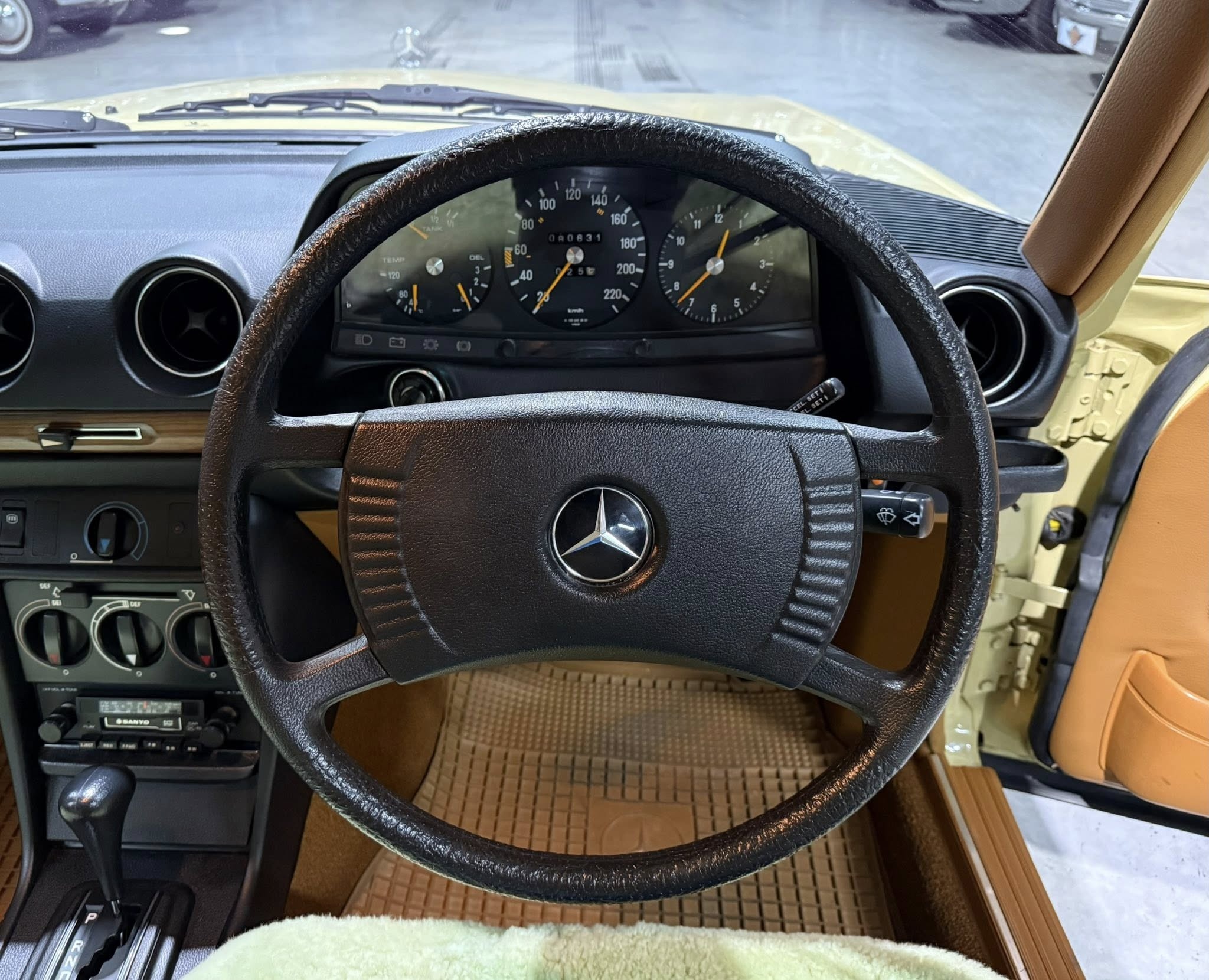 1980 Mercedes-Benz W123 280E