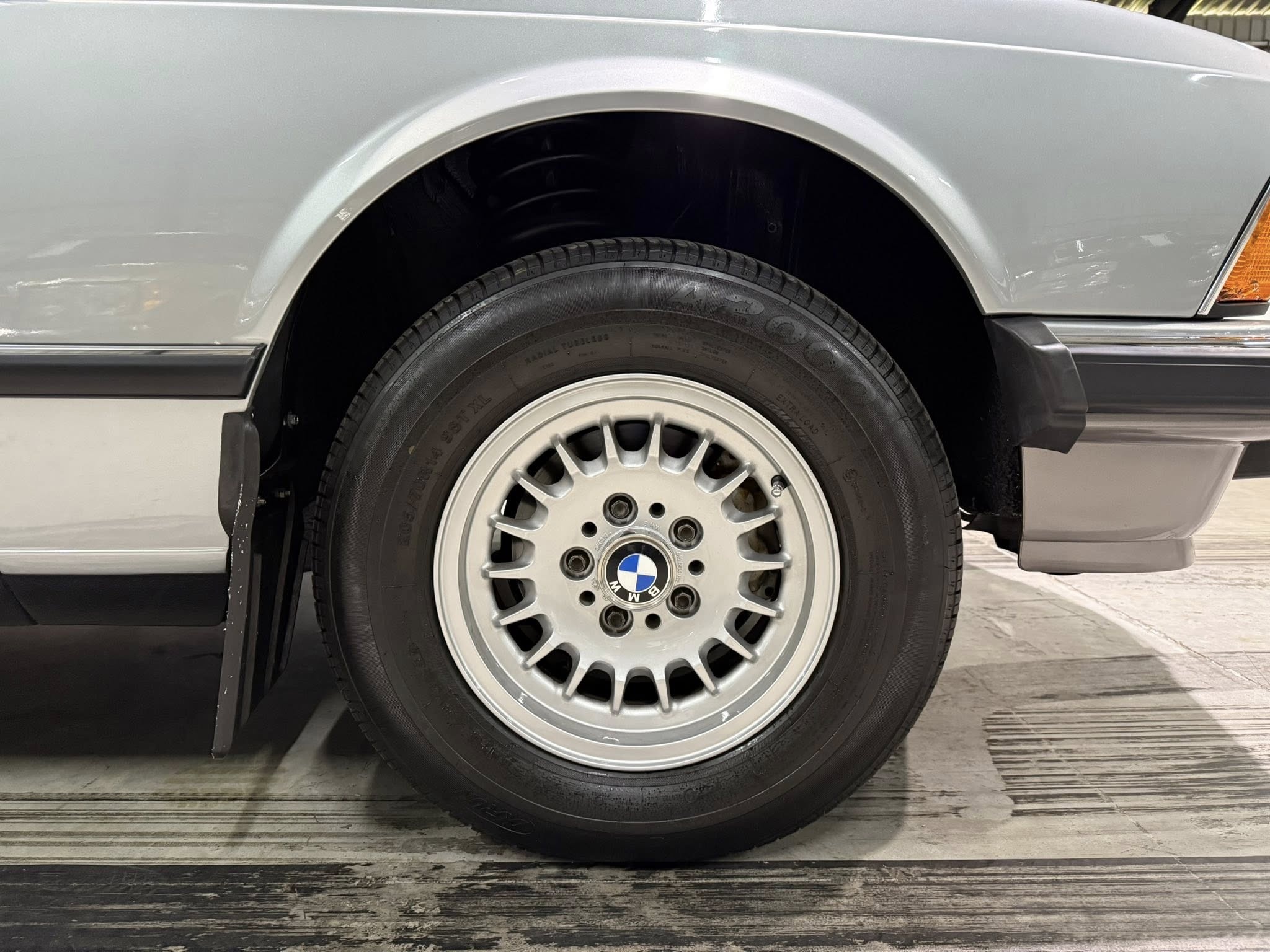 1986 BMW 728i (E23)