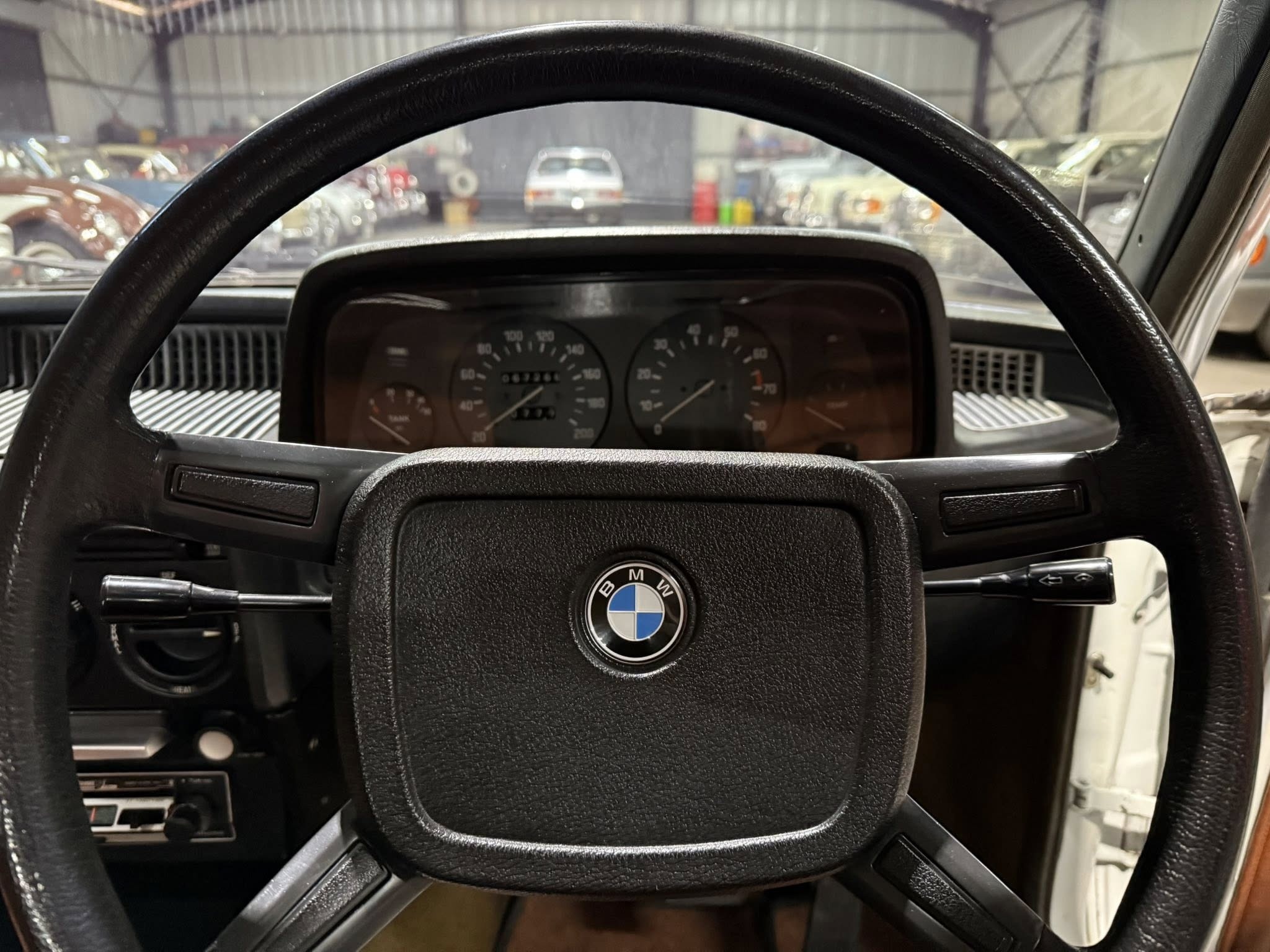 1976 BMW E12 520